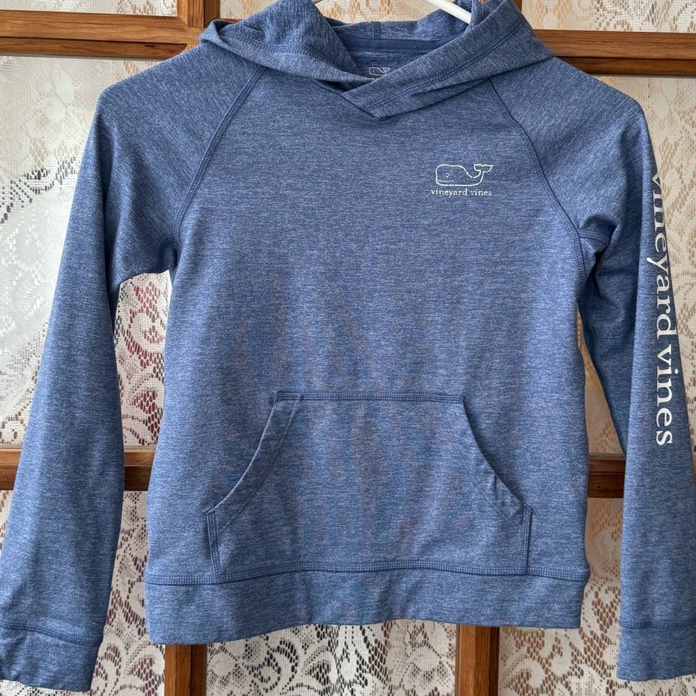 Boys Vineyard Vines hooded shirt